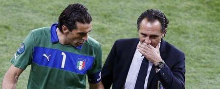 同时保持对 同时保持对